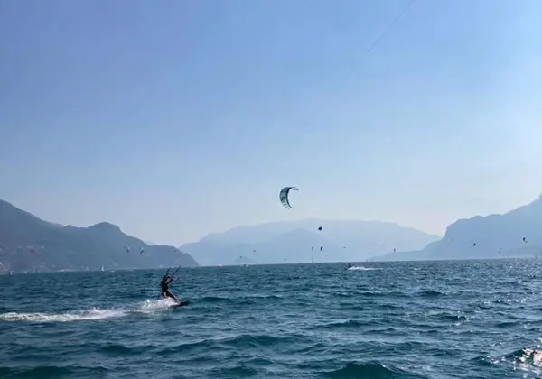 Corso di kitesurf intermedio sul Lago di Como